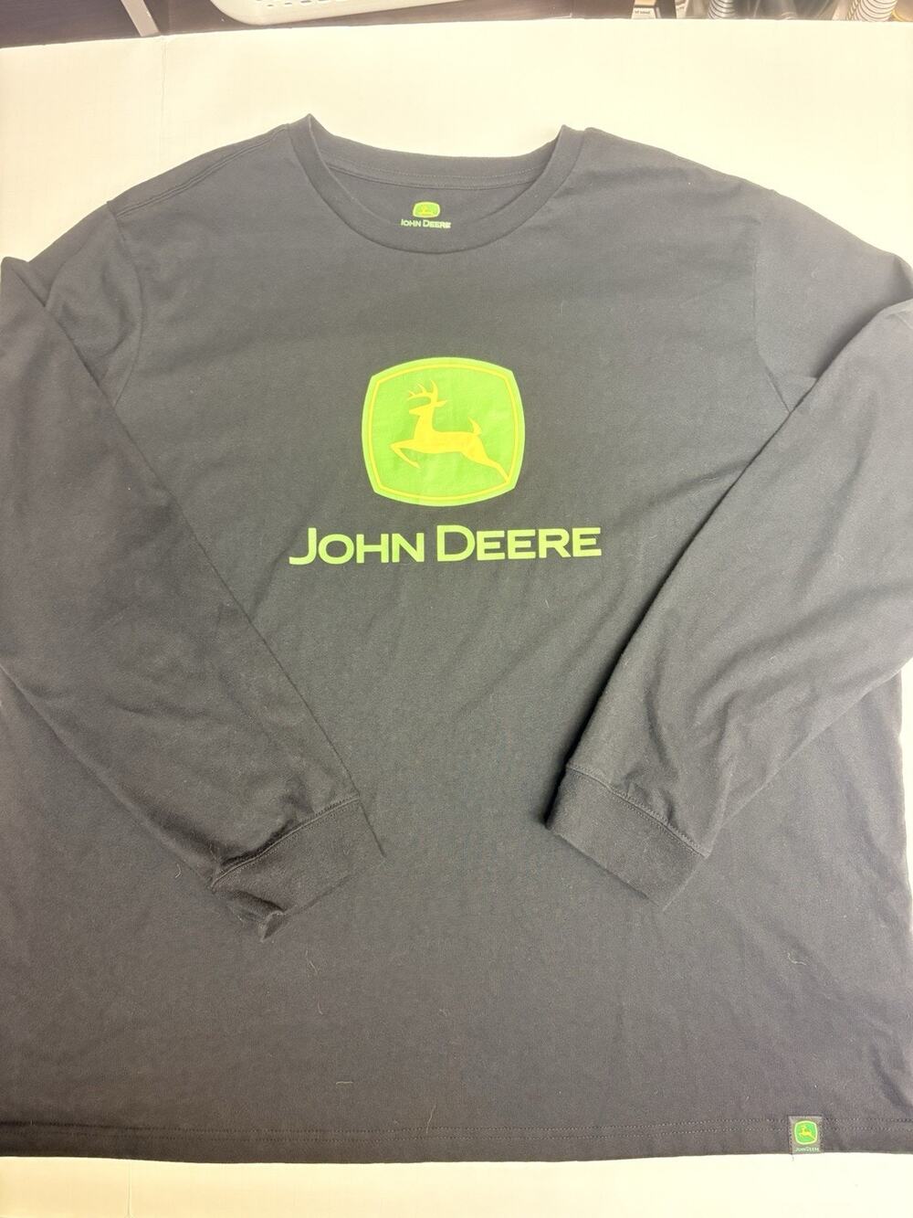 John Deere Men’s 2XL black long sleeve graphic logo tshirt